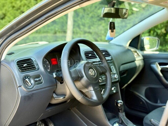 Volkswagen Polo 2014, 172,856 km - 1.6 l - Bakı