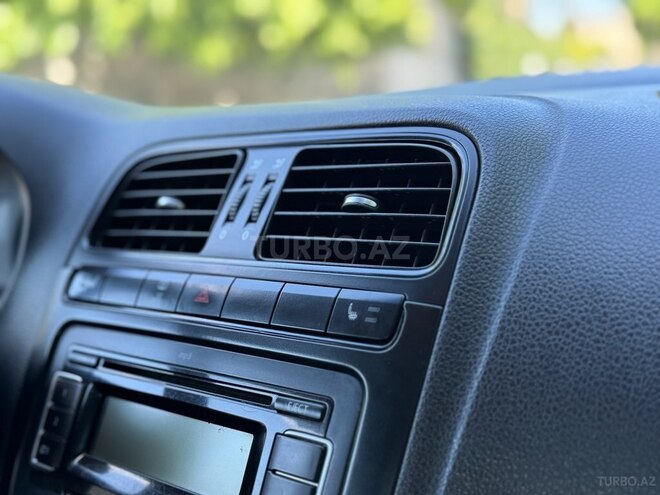 Volkswagen Polo 2014, 172,856 km - 1.6 l - Bakı
