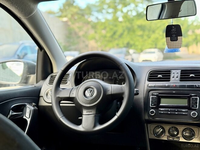 Volkswagen Polo 2014, 172,856 km - 1.6 l - Bakı