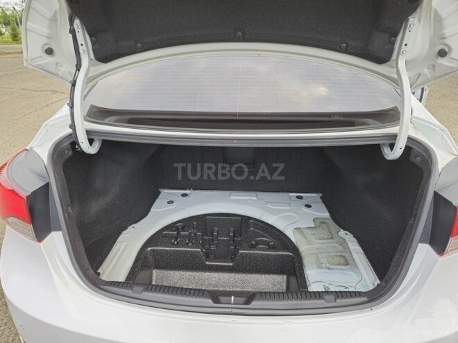 Hyundai Avante 2015, 188,750 km - 1.6 l - Astara