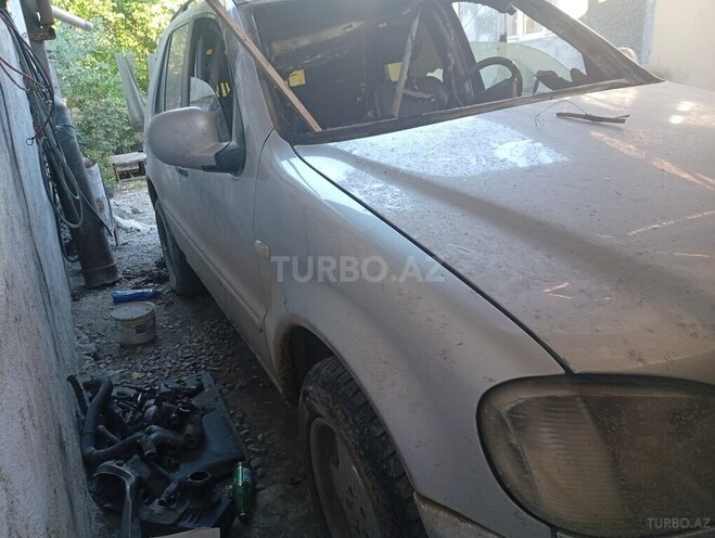 Mercedes ML 270 4MATIC 2001, 250,000 km - 2.7 l - Bərdə
