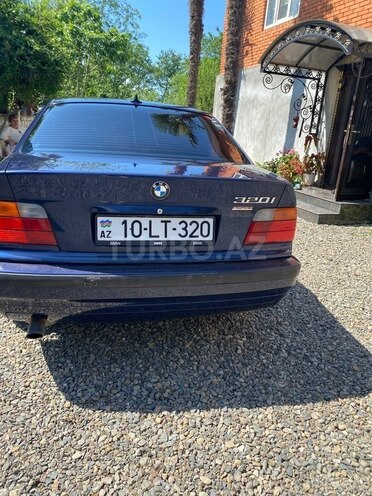 BMW 320 1994, 290,439 km - 2.0 л - Astara