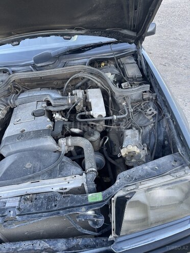 Mercedes E 220 1991, 526,624 km - 2.2 l - Tovuz
