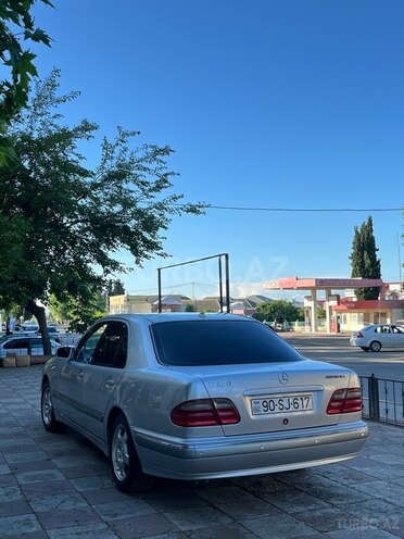 Mercedes E 240 1999, 400,000 km - 2.4 l - Tovuz