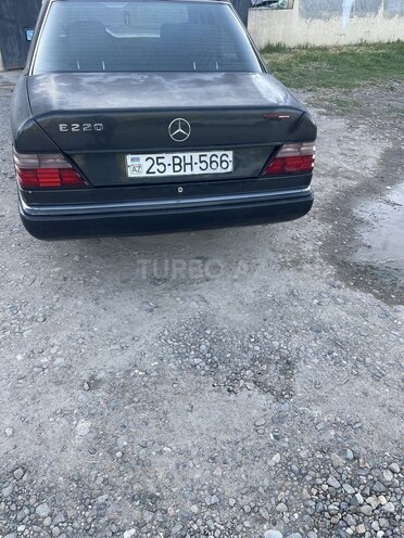 Mercedes E 220 1991, 526,624 km - 2.2 l - Tovuz