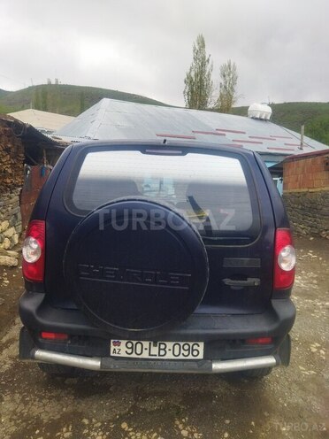 Chevrolet Niva 2004, 360,550 km - 1.7 l - Quba