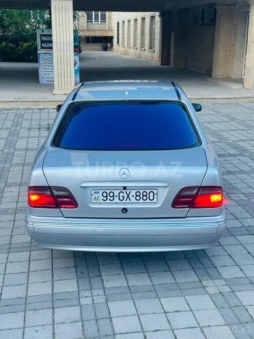Mercedes E 270 2001, 388,484 km - 2.7 l - Bakı