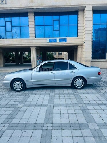 Mercedes E 270 2001, 388,484 km - 2.7 l - Bakı