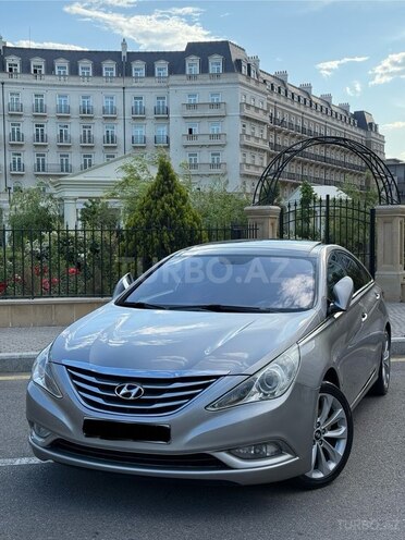 Hyundai Sonata-4