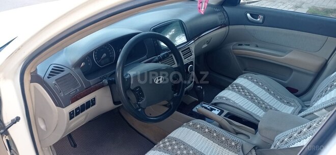 Hyundai Sonata-13