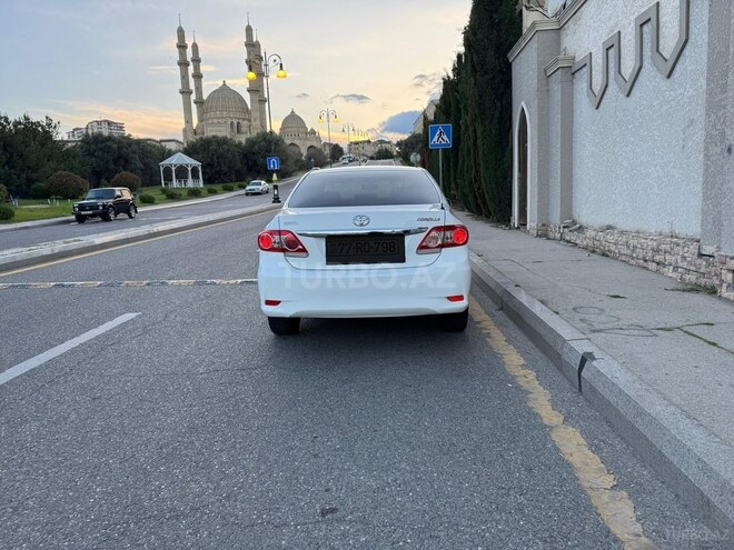 Toyota Corolla 2013, 253,000 km - 1.6 l - Bakı