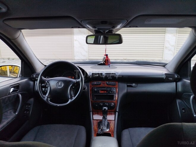 Mercedes C 200 2000, 252,483 km - 2.0 l - Qazax