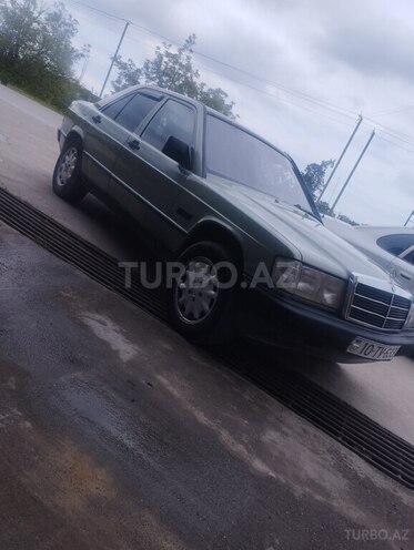 Mercedes 190 1988, 490,000 km - 2.0 l - Xudat