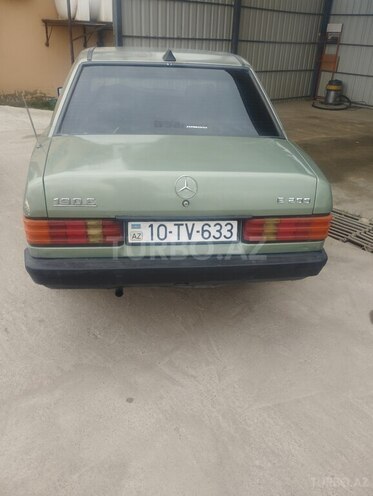 Mercedes 190 1988, 490,000 km - 2.0 l - Xudat