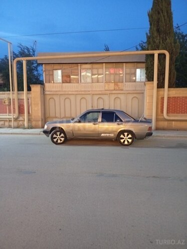 Mercedes 190 1991, 215,454 km - 2.0 л - Sabirabad