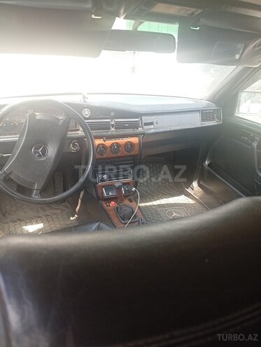 Mercedes 190 1991, 215,454 km - 2.0 л - Sabirabad