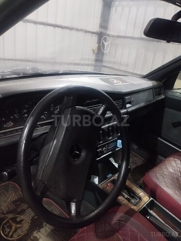 Mercedes 190 1988, 490,000 km - 2.0 l - Xudat