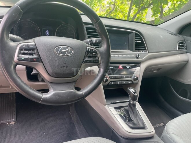 Hyundai Elantra 2018, 131,000 km - 2.0 l - Bakı