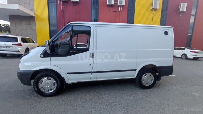 Ford Transit-6