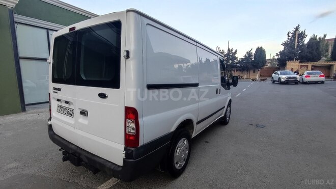 Ford Transit-8