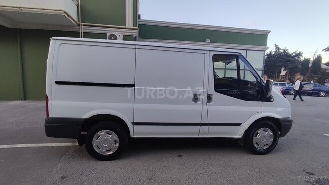 Ford Transit-5