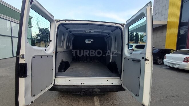 Ford Transit-12