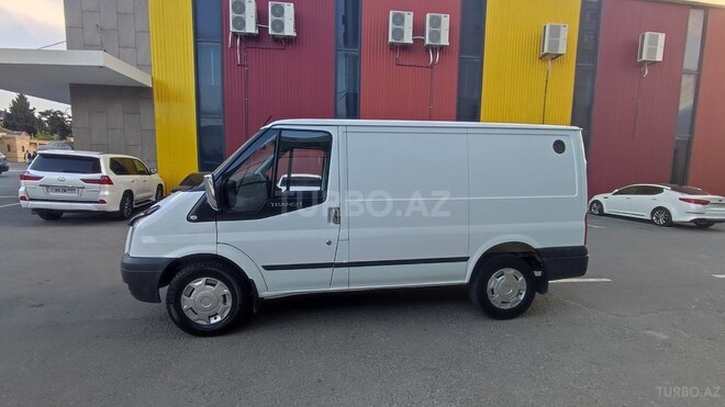 Ford Transit-4
