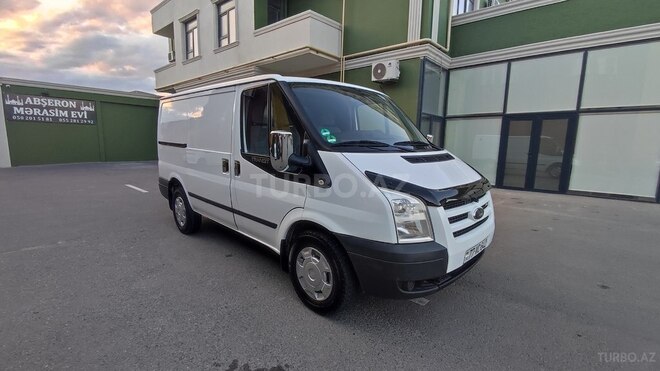 Ford Transit-3