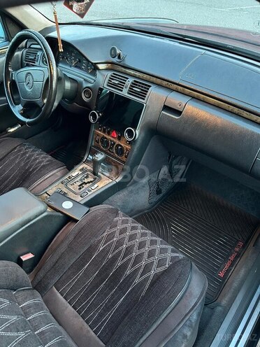 Mercedes E 260 1998, 306,000 km - 2.6 l - Gəncə