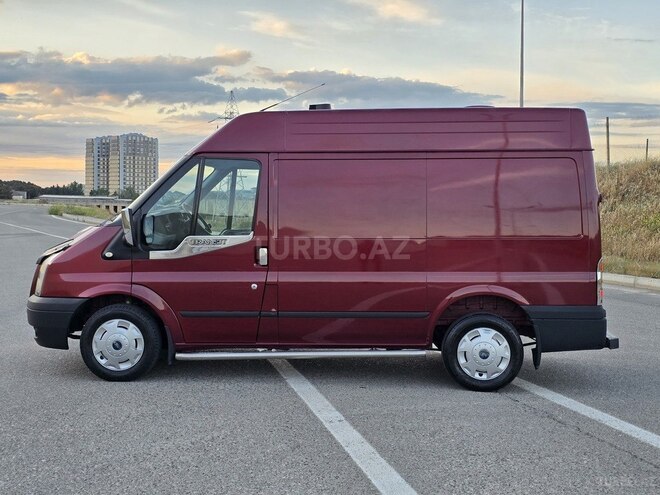 Ford Transit-4