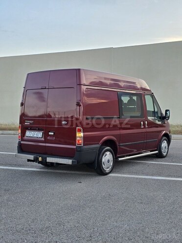 Ford Transit-8