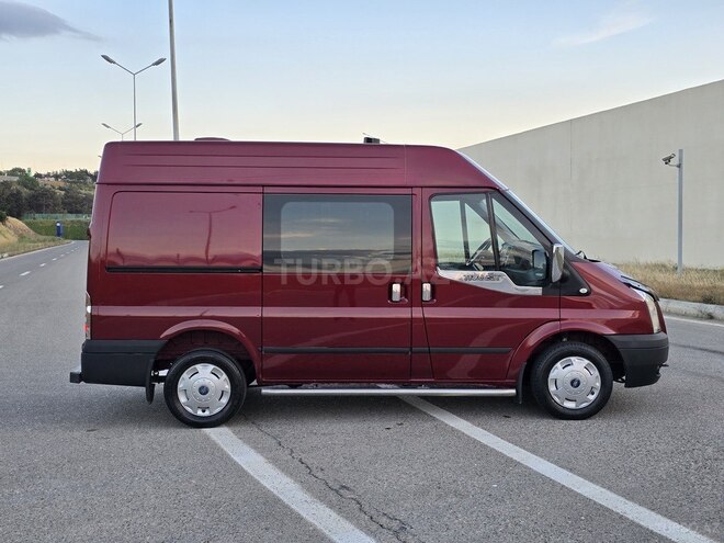 Ford Transit-12
