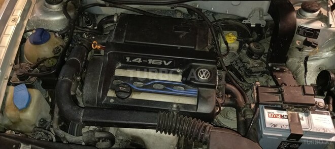 Volkswagen Golf 1999, 230,371 km - 1.4 l - Quba