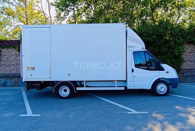 Ford Transit-4