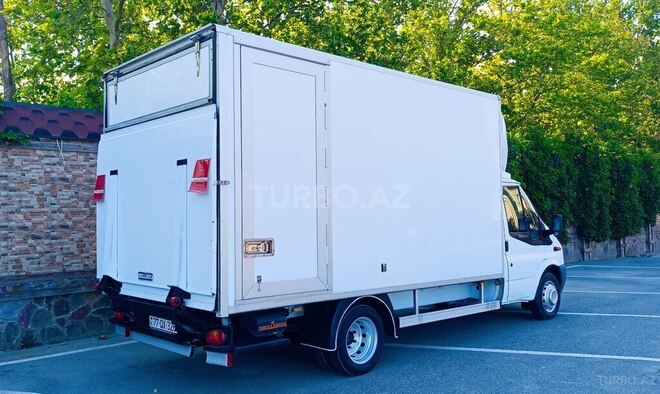 Ford Transit-6