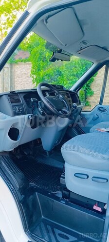 Ford Transit-11