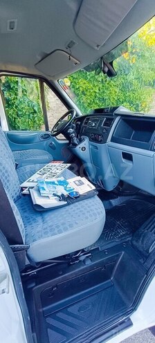 Ford Transit-12