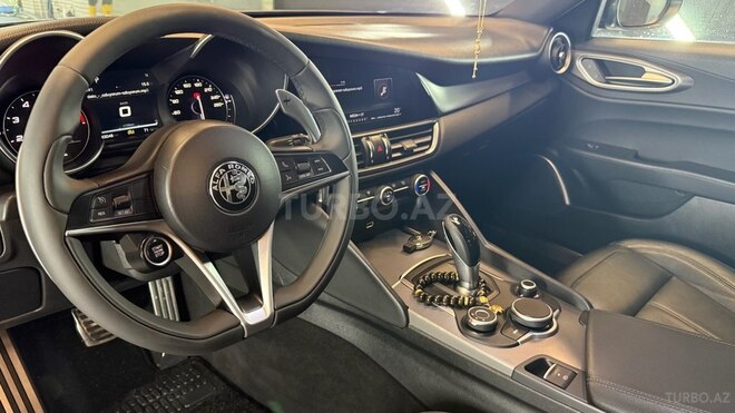 Alfa Romeo Giulia 2017, 64,000 km - 2.0 l - Bakı