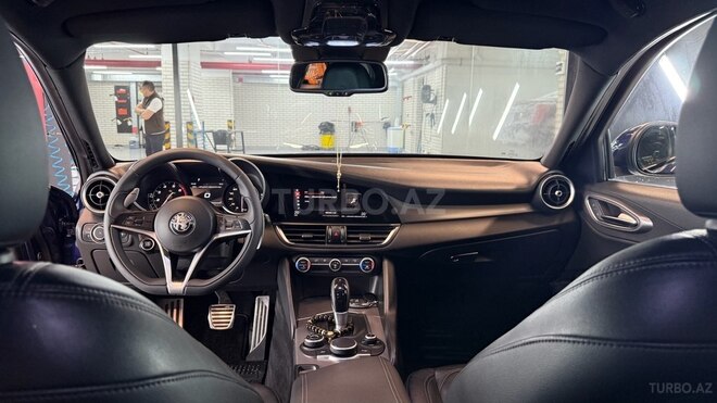 Alfa Romeo Giulia 2017, 64,000 km - 2.0 l - Bakı