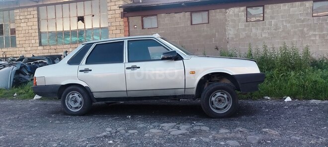 LADA (VAZ) 21099 2001, 456,789 km - 1.6 л - Qax