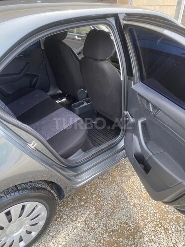 Skoda Rapid 2021, 38,000 km - 1.6 л - Bakı