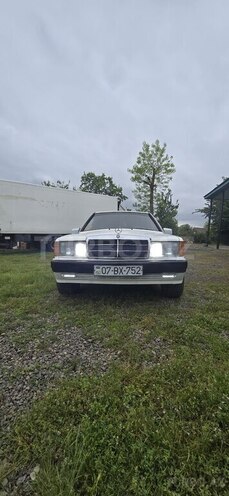 Mercedes 190 1989, 450,000 km - 2.0 л - Astara