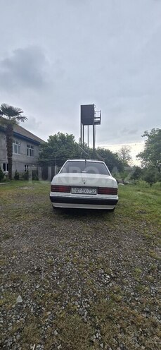 Mercedes 190 1989, 450,000 km - 2.0 л - Astara