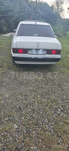 Mercedes 190 1989, 450,000 km - 2.0 л - Astara