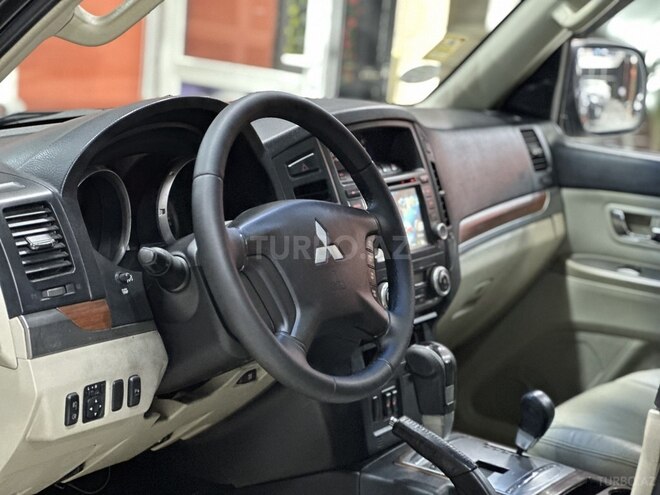 Mitsubishi Pajero 2009, 188,000 km - 3.0 л - Sumqayıt