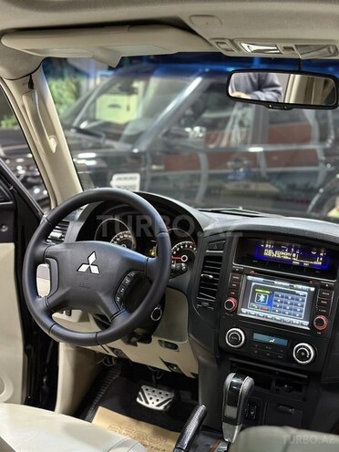Mitsubishi Pajero 2009, 188,000 km - 3.0 л - Sumqayıt
