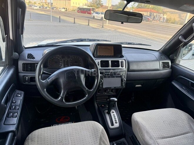 Mitsubishi Pajero io 2001, 275,337 km - 2.0 l - Bakı