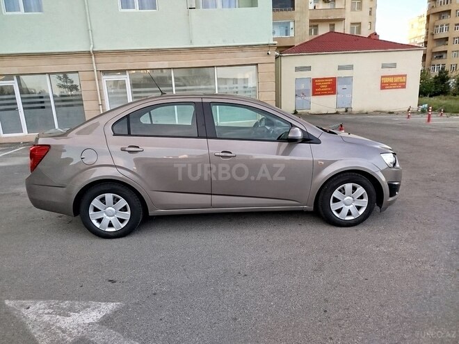 Chevrolet Aveo-3