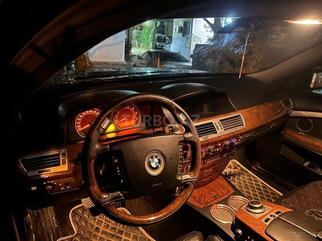 BMW 745 2004, 295,000 km - 4.4 l - Bakı