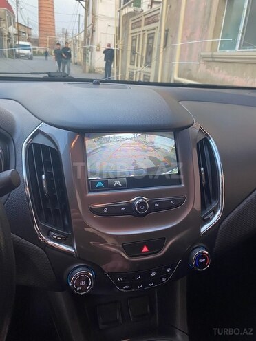 Chevrolet Cruze-12